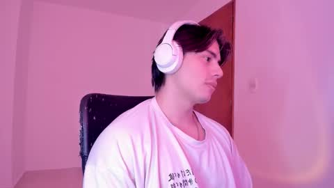 Snapshot of gio_russo chatting on November 8, 8:18 pm GioRusso online show from November 8, 8:18 pm