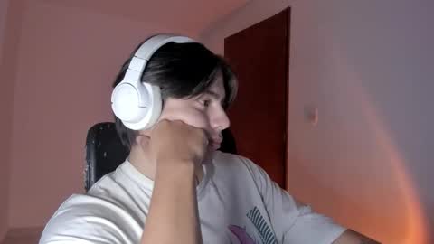 Snapshot of gio_russo chatting on November 15, 10:37 pm GioRusso online show from November 15, 10:37 pm