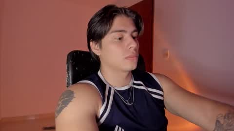 Snapshot of gio_russo chatting on November 16, 10:26 pm GioRusso online show from November 16, 10:26 pm