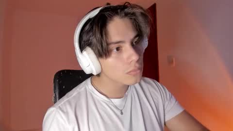 Snapshot of gio_russo chatting on November 24, 10:53 pm GioRusso online show from November 24, 10:53 pm