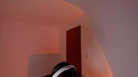 Snapshot of gio_russo chatting on November 28, 12:02 am GioRusso online show from November 28, 12:02 am