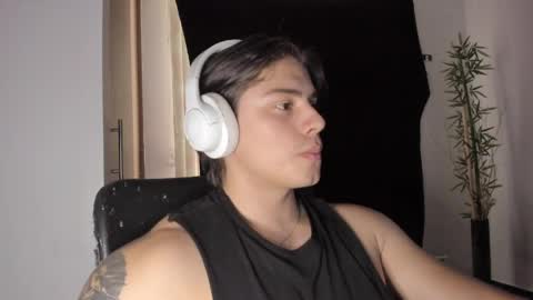 Snapshot of gio_russo chatting on May 21, 10:06 pm GioRusso online show from May 21, 10:06 pm