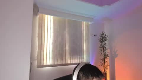 Snapshot of gio_russo chatting on June 15, 9:06 pm GioRusso online show from June 15, 9:06 pm