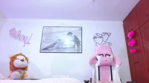 giorgina_montiere online show from February 19, 11:34 pm