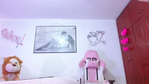 Snapshot of giorgina_montiere chatting on June 11, 2:26 pm giorgina_montiere online show from June 11, 2:26 pm