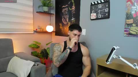 Snapshot of giorgio_leone2 chatting on June 12, 11:14 pm Giorgio leone online show from June 12, 11:14 pm