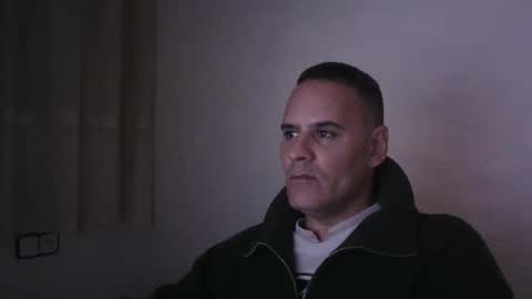 Snapshot of gioshadow chatting on December 17, 8:32 pm gioshadow online show from December 17, 8:32 pm