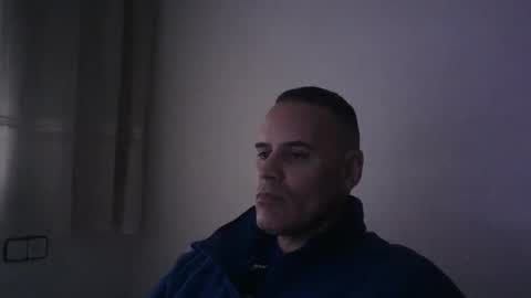 Snapshot of gioshadow chatting on January 25, 3:52 pm gioshadow online show from January 25, 3:52 pm