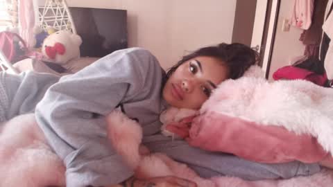 giovanna_oliveria online show from May 30, 8:39 pm