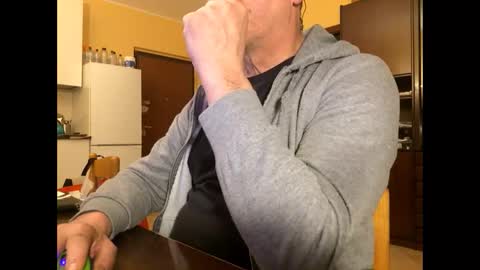 Snapshot of giovanni_1964 chatting on December 22, 4:17 am giovanni_1964 online show from December 22, 4:17 am