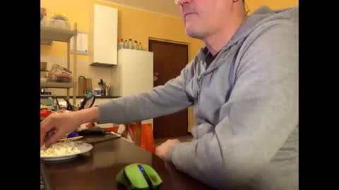 Snapshot of giovanni_1964 chatting on December 22, 8:14 pm giovanni_1964 online show from December 22, 8:14 pm