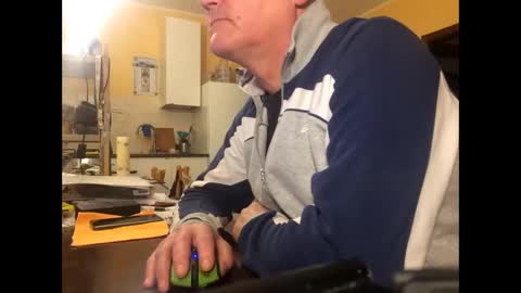 Snapshot of giovanni_1964 chatting on March 15, 3:56 am giovanni_1964 online show from March 15, 3:56 am