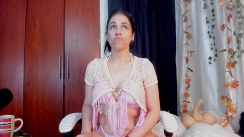 Girasol Walton online show from November 20, 9:42 am