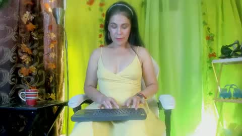 Girasol Walton online show from July 1, 1:34 pm