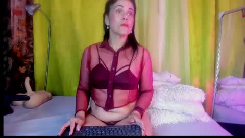 Girasol Walton online show from August 6, 1:13 pm