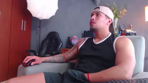 piggy boy online show from October 23, 6:39 pm