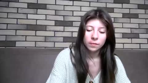 Snapshot of girl_cute007 chatting on May 25, 10:49 pm girl_cute007 online show from May 25, 10:49 pm