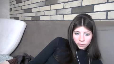 Snapshot of girl_cute007 chatting on May 27, 4:04 pm girl_cute007 online show from May 27, 4:04 pm
