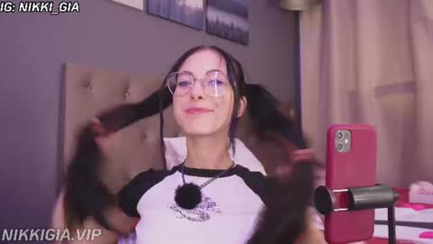 Nikki online show from June 15, 2:08 pm