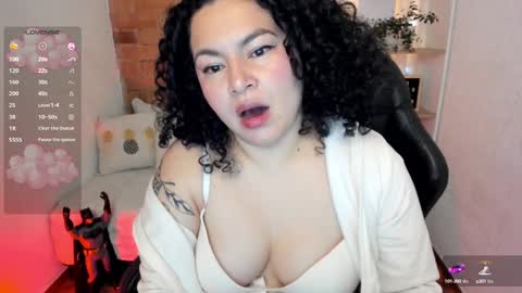 girl_inline online show from February 18, 10:25 pm