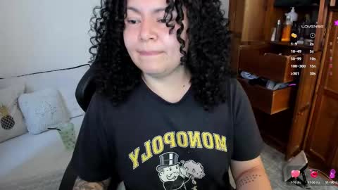 girl_inline online show from March 1, 9:15 pm