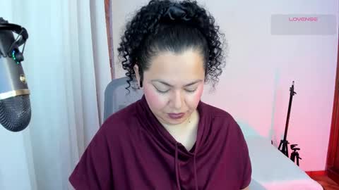 girl_inline online show from March 6, 11:34 pm