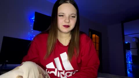 girl_shy07 online show from January 12, 6:35 pm