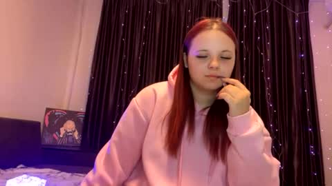 Snapshot of girl_shy07 chatting on June 3, 4:45 pm girl_shy07 online show from June 3, 4:45 pm