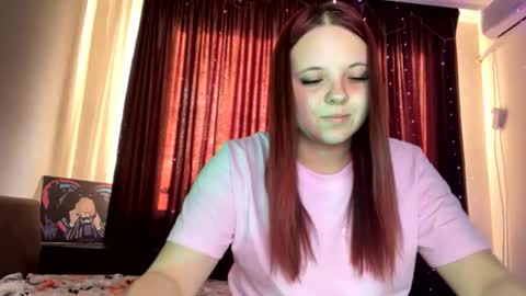 Snapshot of girl_shy07 chatting on June 5, 4:45 pm girl_shy07 online show from June 5, 4:45 pm