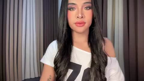 queen ronna online show from July 26, 7:48 am