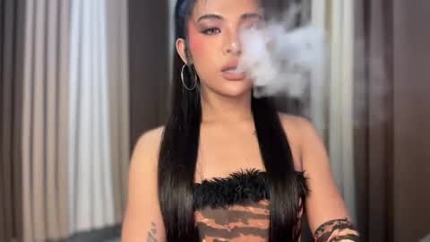 queen ronna online show from July 29, 1:04 am