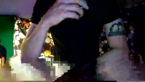 Snapshot of girldontcrybitch chatting on May 24, 12:15 am girldontcrybitch online show from May 24, 12:15 am
