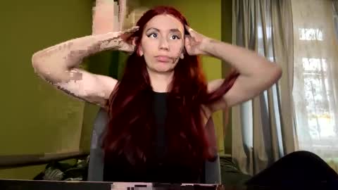 Snapshot of girlfromanothercity chatting on December 25, 11:22 am Meowww online show from December 25, 11:22 am