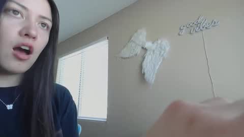 Jasmine online show from October 28, 4:09 pm