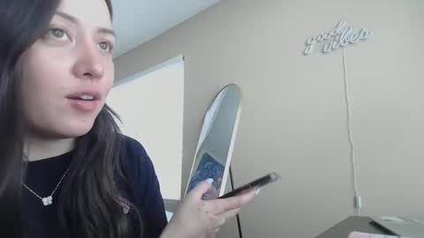 Jasmine online show from December 21, 6:26 pm