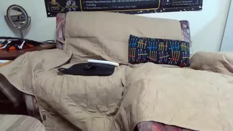 Snapshot of girlnextdoorporno chatting on February 2, 8:24 am Iri online show from February 2, 8:24 am