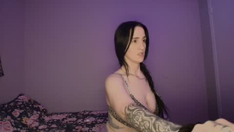 Snapshot of girlofurdreamsxxxxox chatting on June 20, 9:28 pm Camille online show from June 20, 9:28 pm