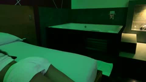 Snapshot of girlpinkxx chatting on October 3, 6:10 am girlpinkxx online show from October 3, 6:10 am