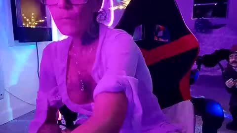 girls227445638252 online show from November 8, 4:34 am