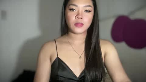 Snapshot of girlsweet_preciousxoxo chatting on December 19, 1:01 am Precious online show from December 19, 1:01 am