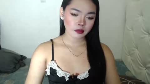 Snapshot of girlsweet_preciousxoxo chatting on January 13, 2:00 pm Precious online show from January 13, 2:00 pm