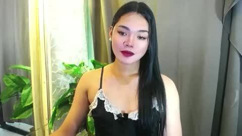 Snapshot of girlsweet_preciousxoxo chatting on February 5, 1:49 pm Precious online show from February 5, 1:49 pm