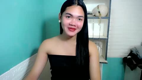Snapshot of girlsweet_preciousxoxo chatting on February 11, 1:16 pm Precious online show from February 11, 1:16 pm