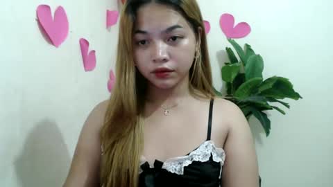 Rhaine online show from March 7, 5:08 am