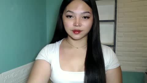 Rhaine online show from October 19, 9:32 am