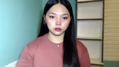 Rhaine online show from November 13, 10:47 am