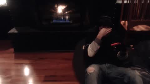 Snapshot of girthwayne chatting on December 12, 3:54 am croyal09 online show from December 12, 3:54 am
