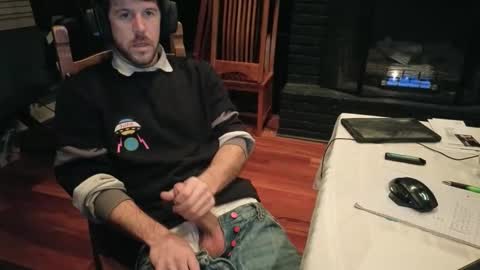 Snapshot of girthwayne chatting on December 21, 3:36 am croyal09 online show from December 21, 3:36 am