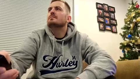 Snapshot of girthylax51 chatting on January 4, 5:37 am BIG K online show from January 4, 5:37 am