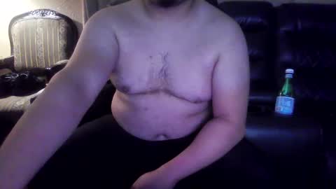 Snapshot of girthysausage904344 chatting on March 9, 8:40 am GirthySausage online show from March 9, 8:40 am